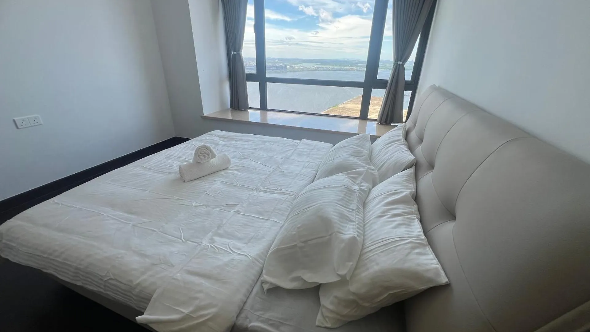 Apartment Ferienwohnung R&F 2R2B Unit Full Seaview Johor Bahru
