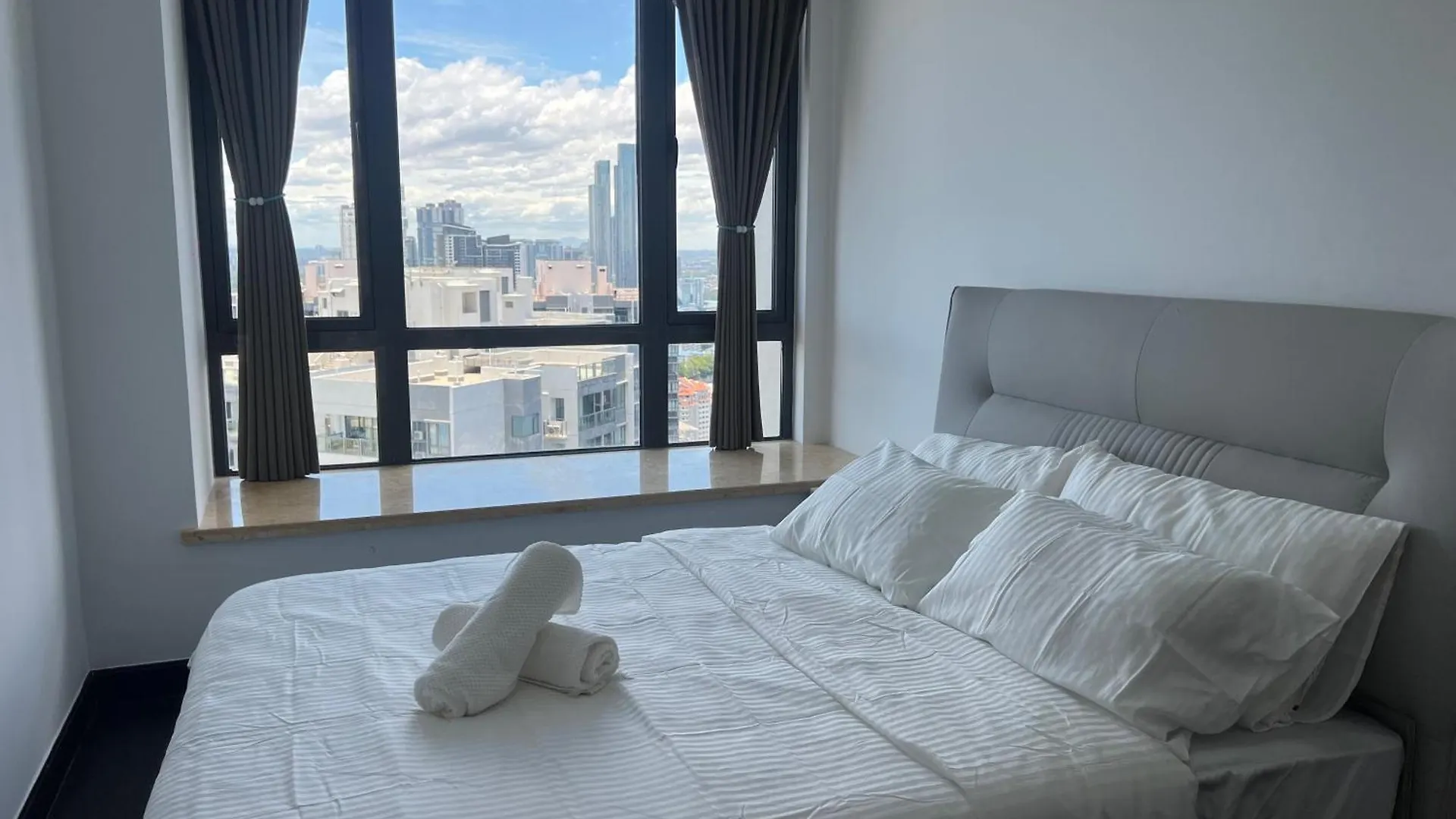Ferienwohnung R&F 2R2B Unit Full Seaview Johor Bahru Ma­lay­sia