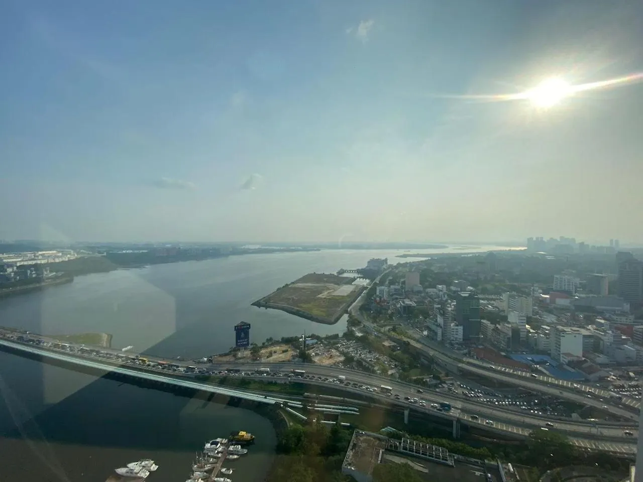 R&F 2R2B Unit Full Seaview Apartment Johor Bahru 0*,
